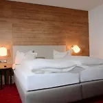 Hotel Alpenhof 4*